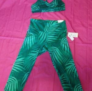Old Navy Active sports bra and capri set